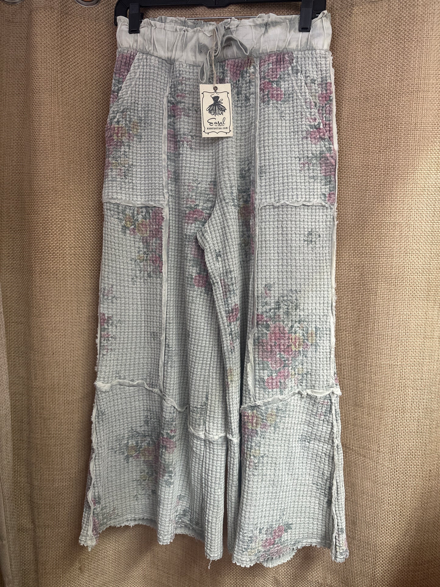 EB90221 -Ash Floral Print Mineral Washed Waffle Knit Pants