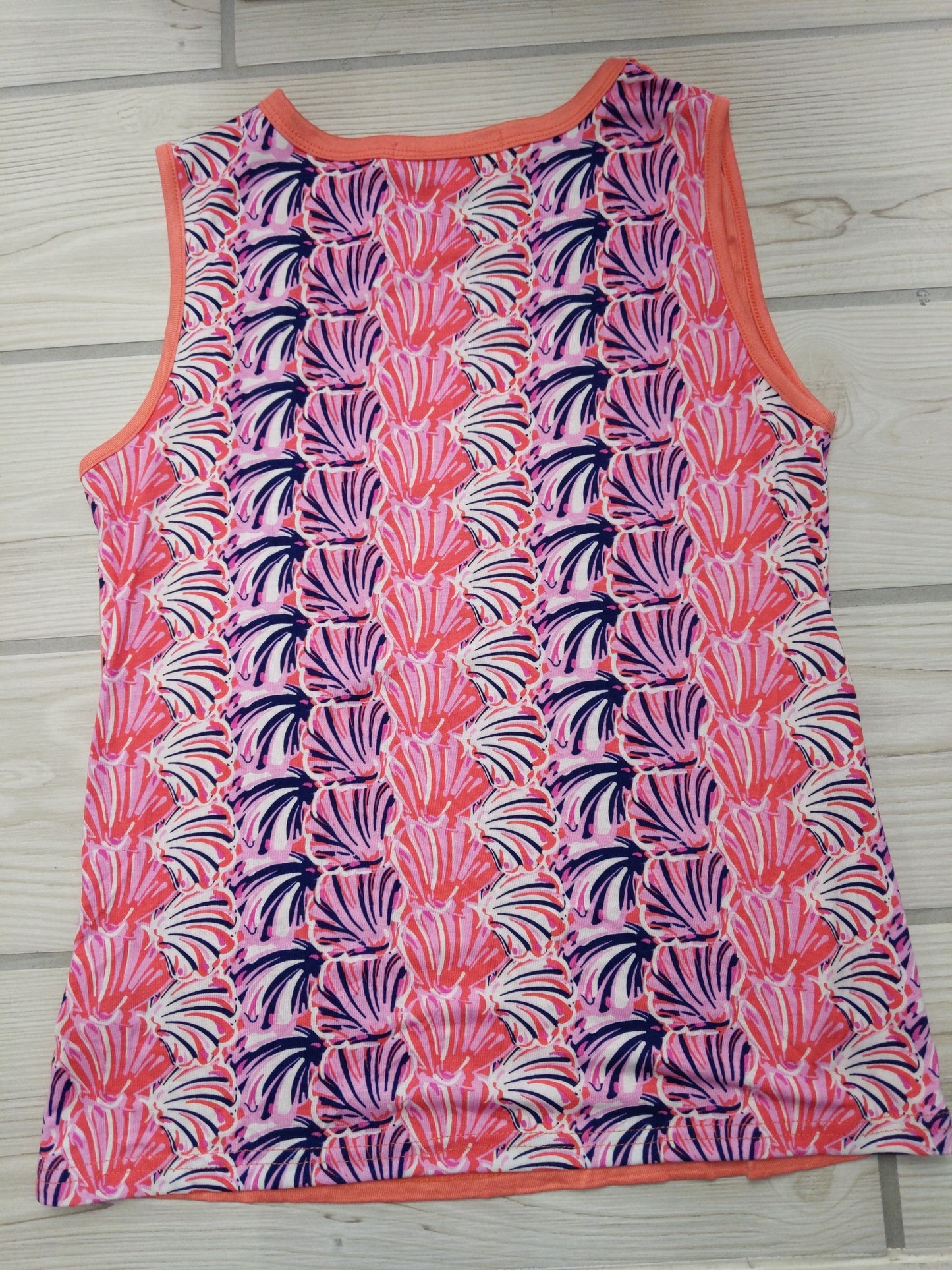 0122 YTH SIMPLY TANK SCALLOP