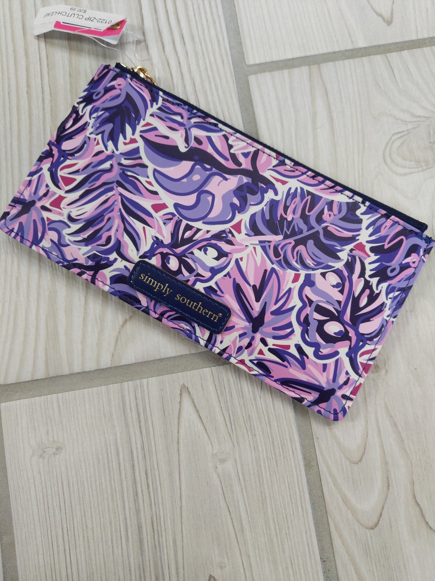 0122-ZIP CLUTCH-LEAF