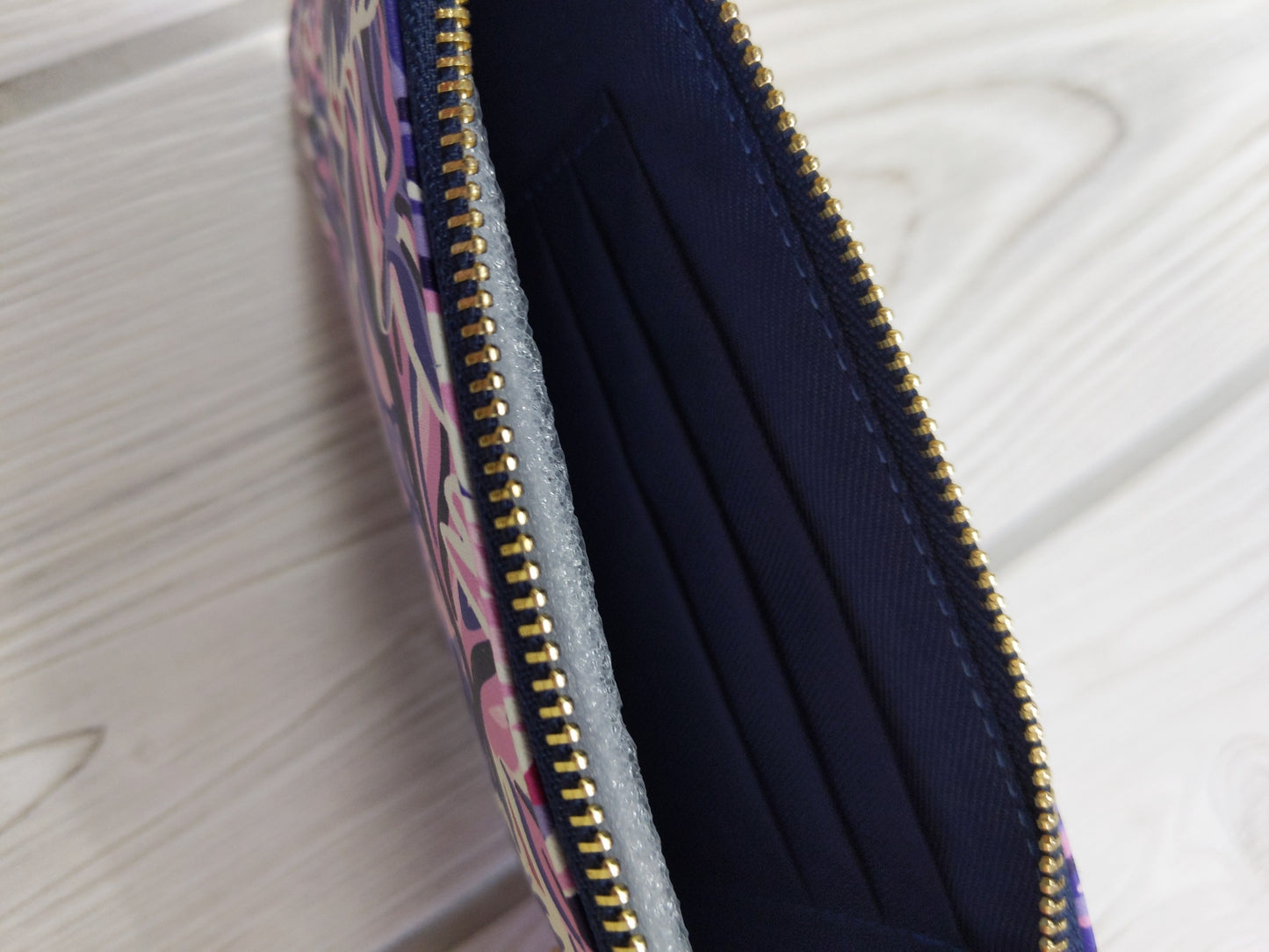 0122-ZIP CLUTCH-LEAF