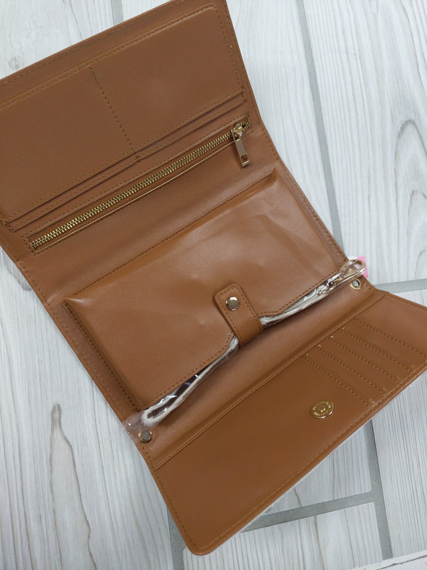 0322-LTHR-PHONECLUTCH-COW