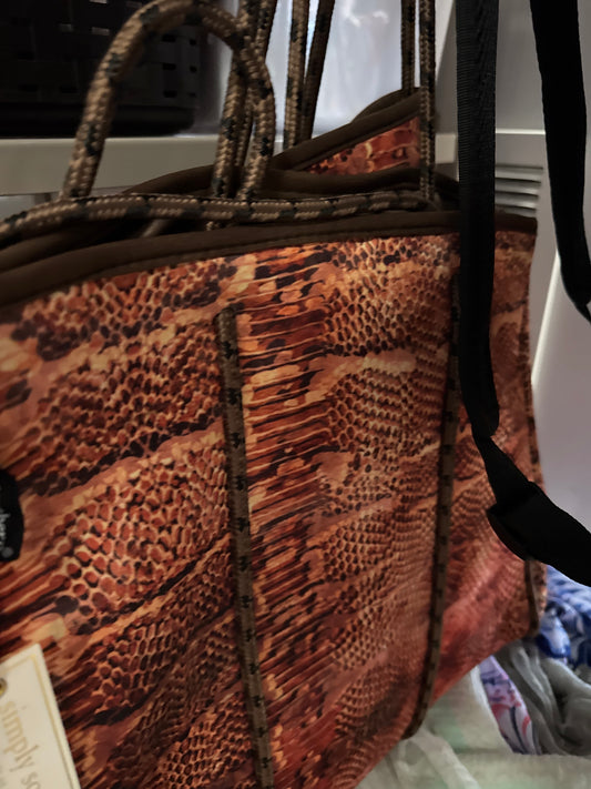1000-NEOPRENE TOTE LARGE