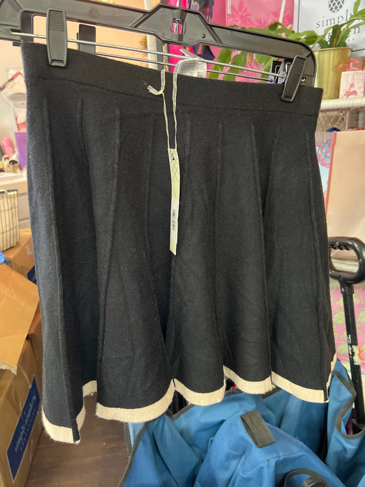 SHE+SKY SY7664-S  BLACK/BEIGE CONTRAST HEM PLEATED KNIT SWEATER SKIRT