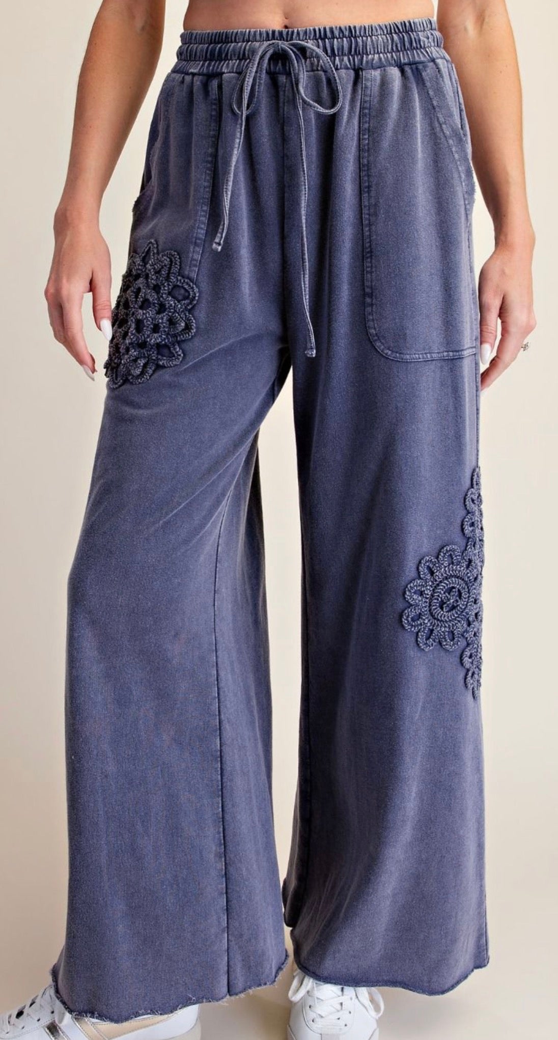 EASEL EB41673 BLUEBERRY CROCHET PATCH WASHED TERRY PANTS