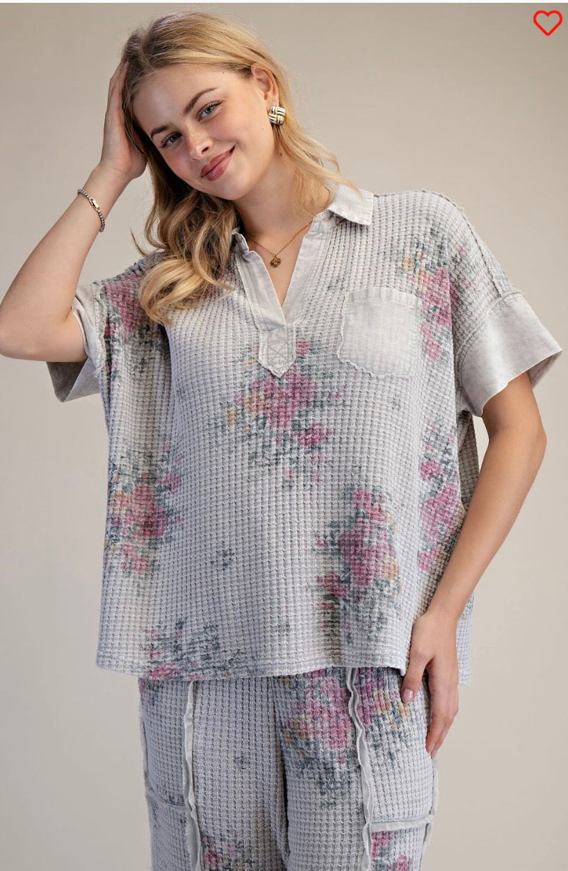 ET71903 -Ash Short Slvs Floral Print Mineral Washed Top