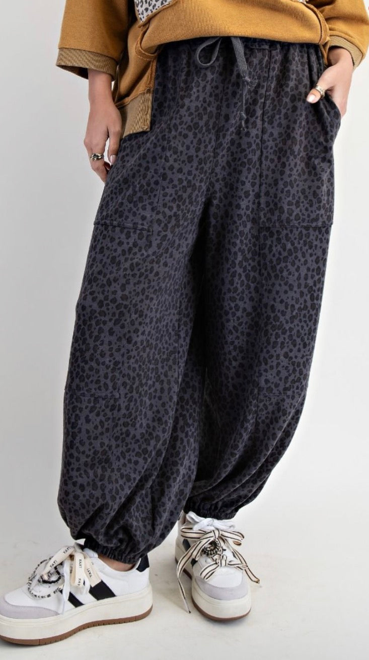 EASEL EB90146 ASH ANIMAL PRINTED WASHED TERRY PANTS