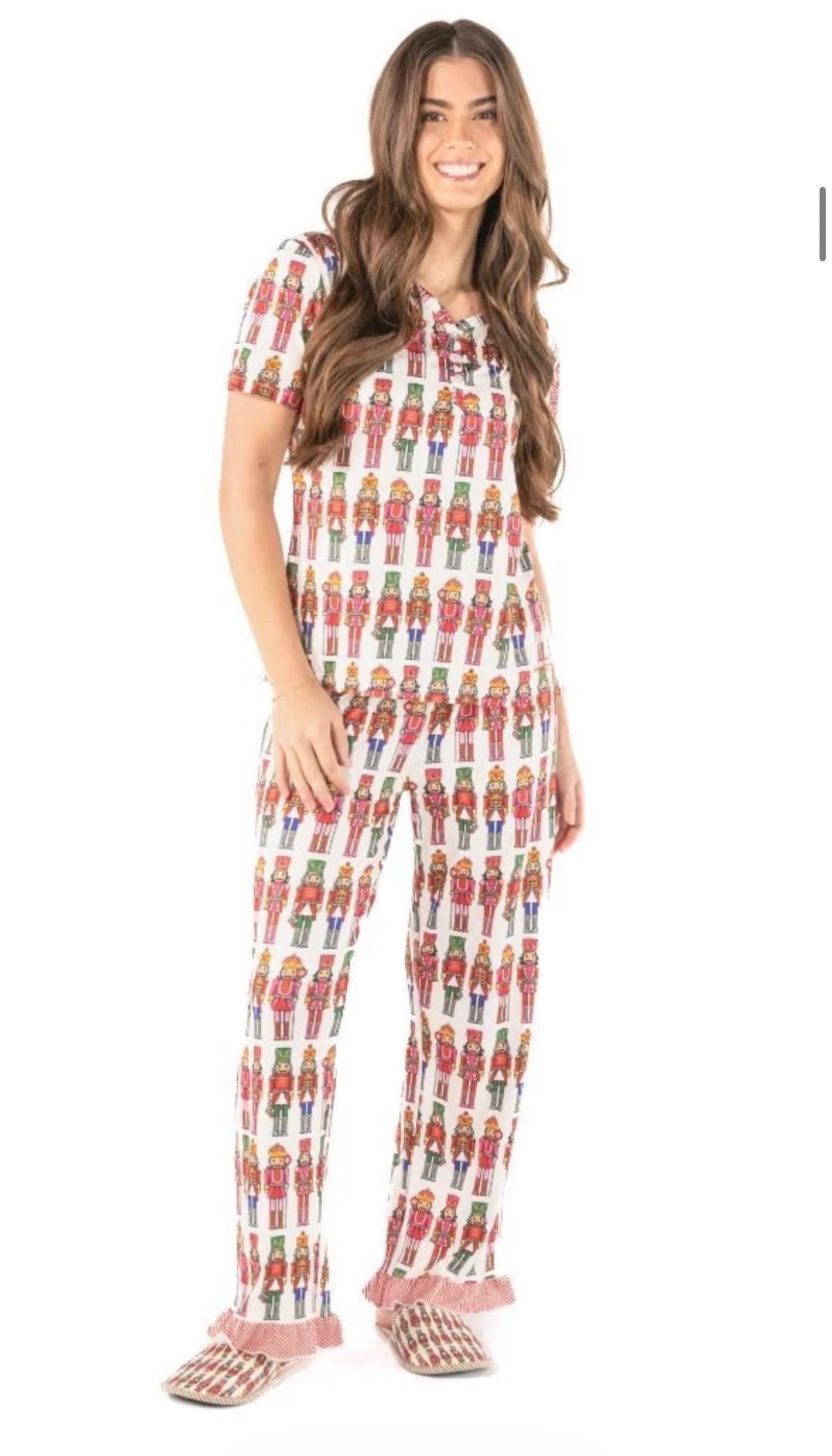0226-PJ-LILY-HOL-NUTCRK