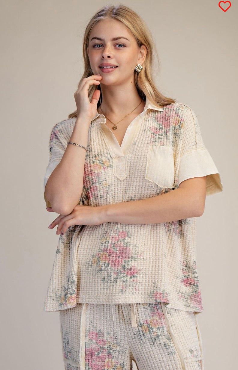 ET71903-Natural Short Slvs Floral Print Mineral Washed Top