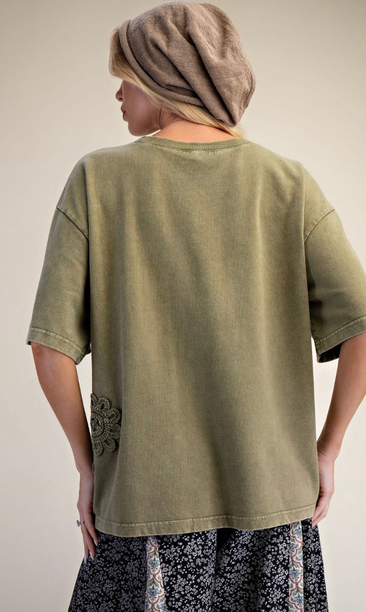EASEL ET19064 FADED OLIVE CROCHET PATCH DETAILING WASHED TOP