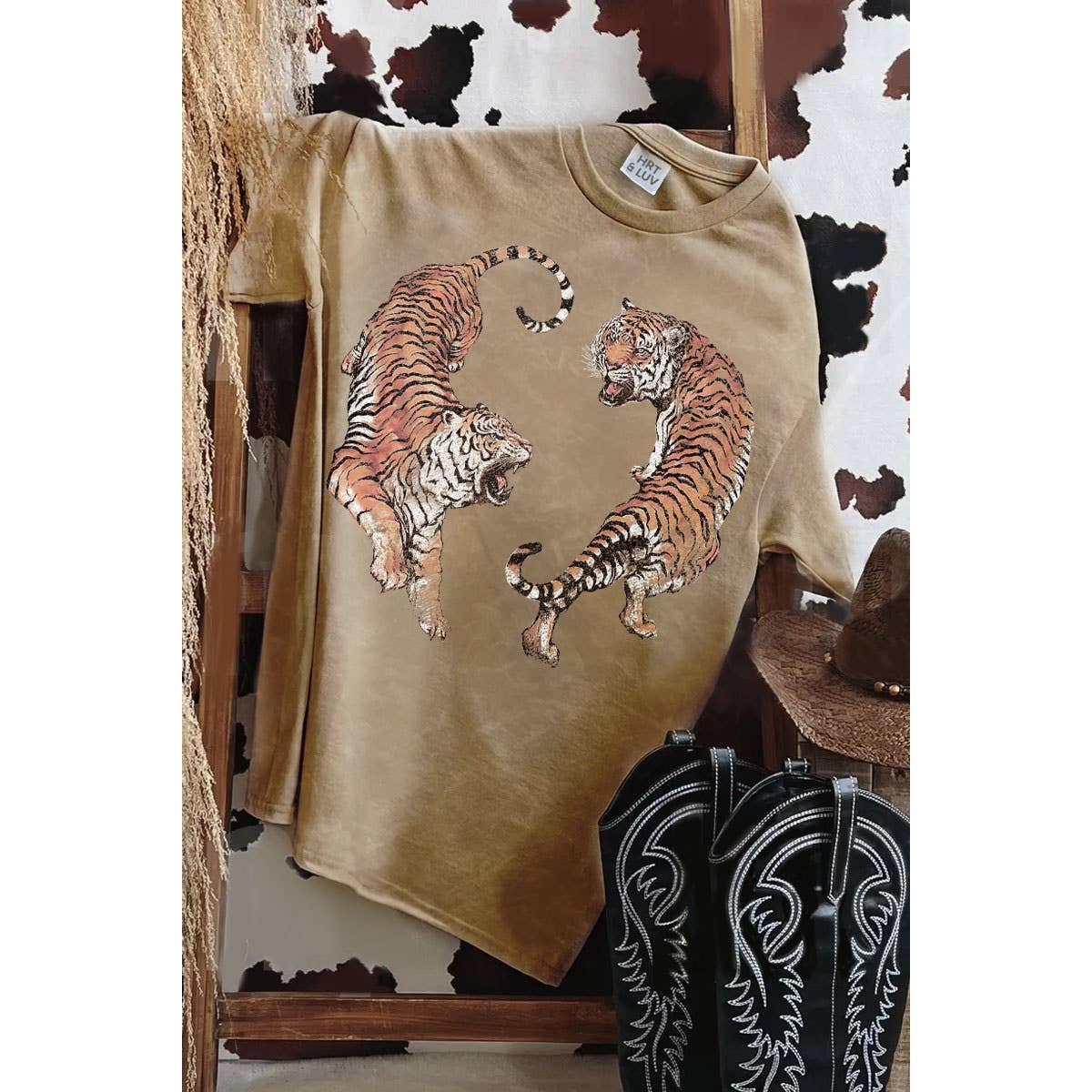 HRT&LUV TIGERS PRINT MINERAL GRAPHIC TEE