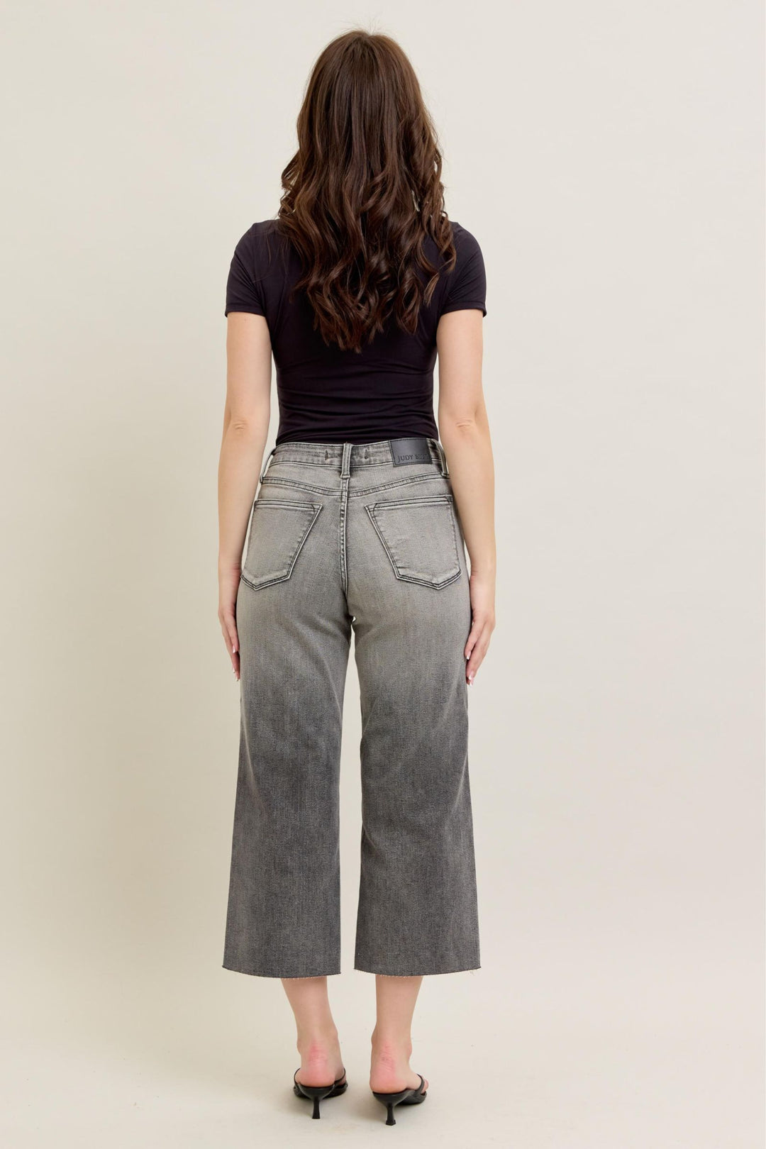 JB 88949 REG - HW Vintage Grey Wash & Front Pkt Embroidery Crop Wide