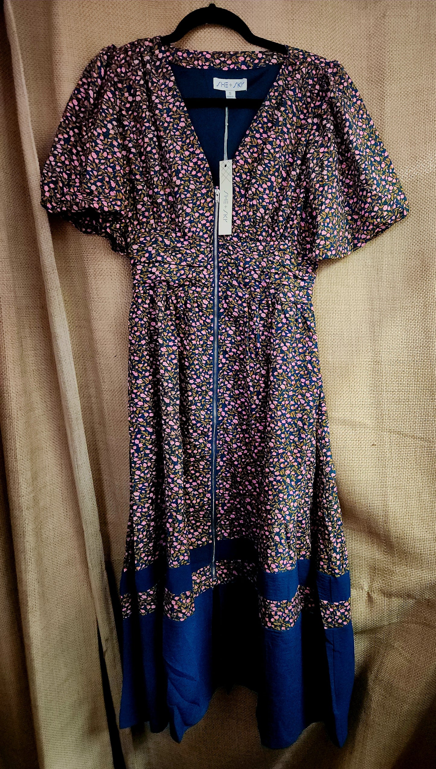 She+Sky SY9359 Bubble Sleeve Front Zip Printed Midi Dress With Back Smocked Waist and Pockets