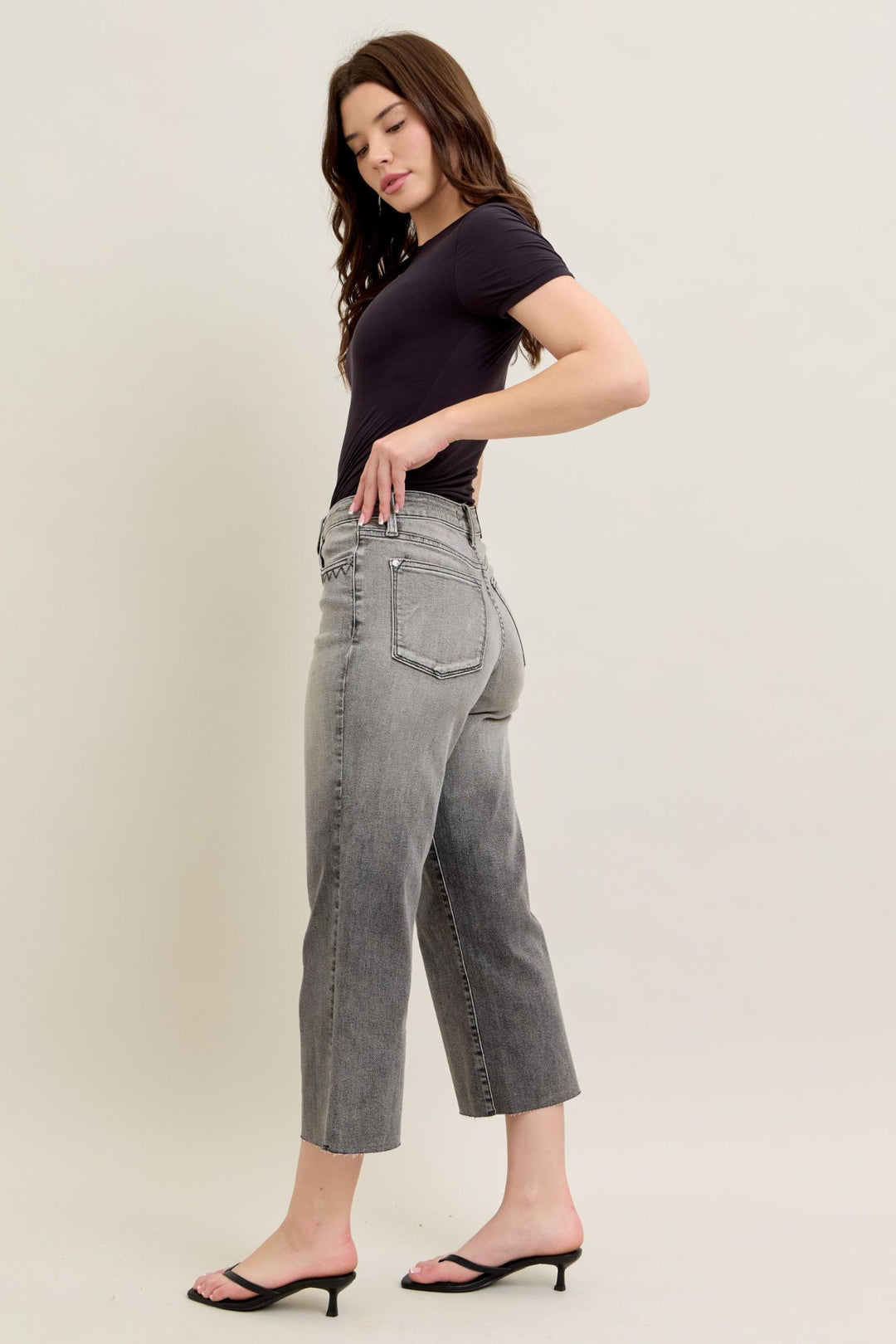 JB 88949 REG - HW Vintage Grey Wash & Front Pkt Embroidery Crop Wide