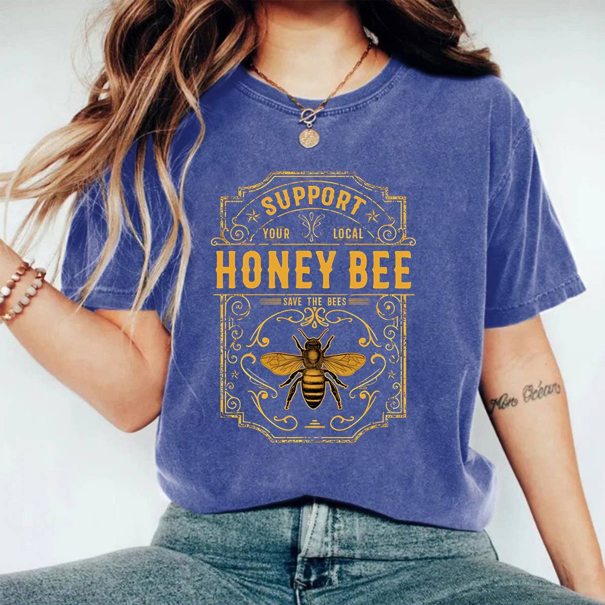 Honeybee Graphic Washed crewneck short sleeve T-shirt