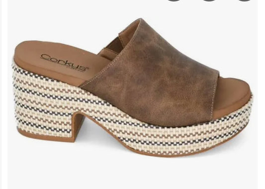 CORKYS- TOTALLY BUGGIN-TAUPE