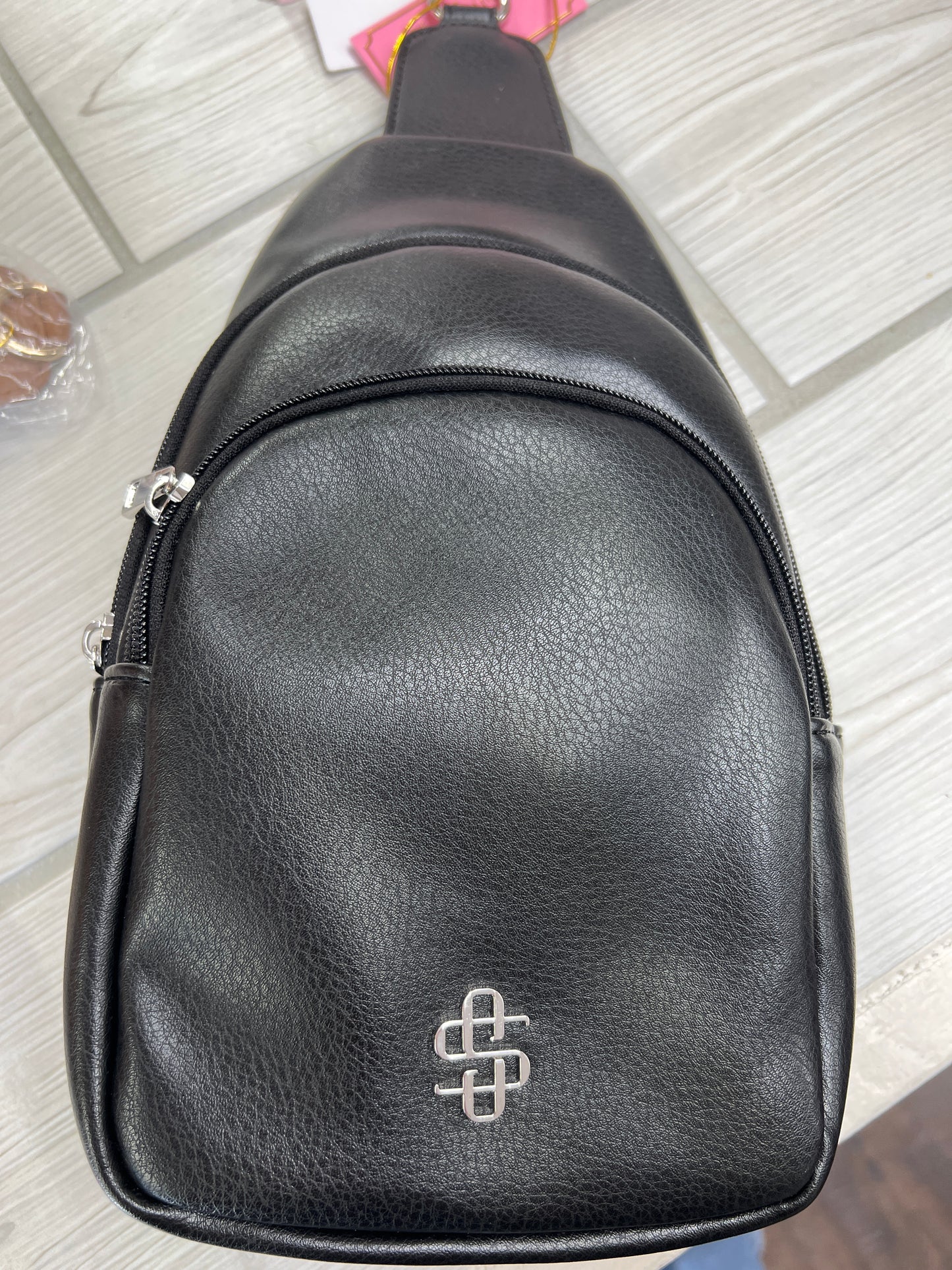 0224-BAG-LTHR-SLING-