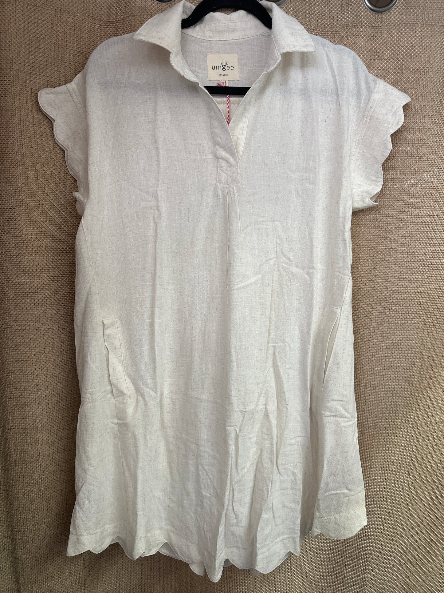 Umgee C5715 Linen Scallop Sleeve Oatmeal