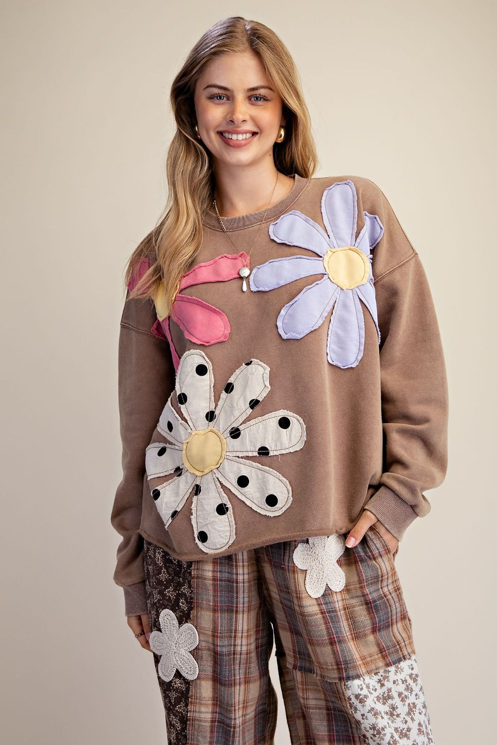 EASEL ET30237 MOCHA FLORAL PATCH FRONT WASHED TERRY PULLOVER