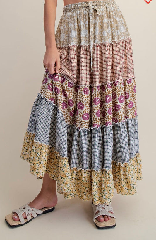 EB58108 Khakis Print Mis Tiered Maxi Skirt