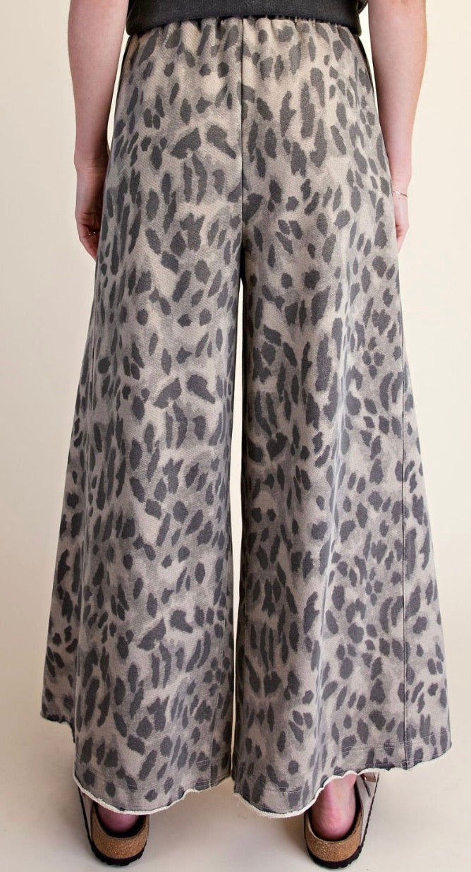 Easel EB58327 ASH ANIMAL PRINT MINERAL WASHED TERRY KNIT PANTS