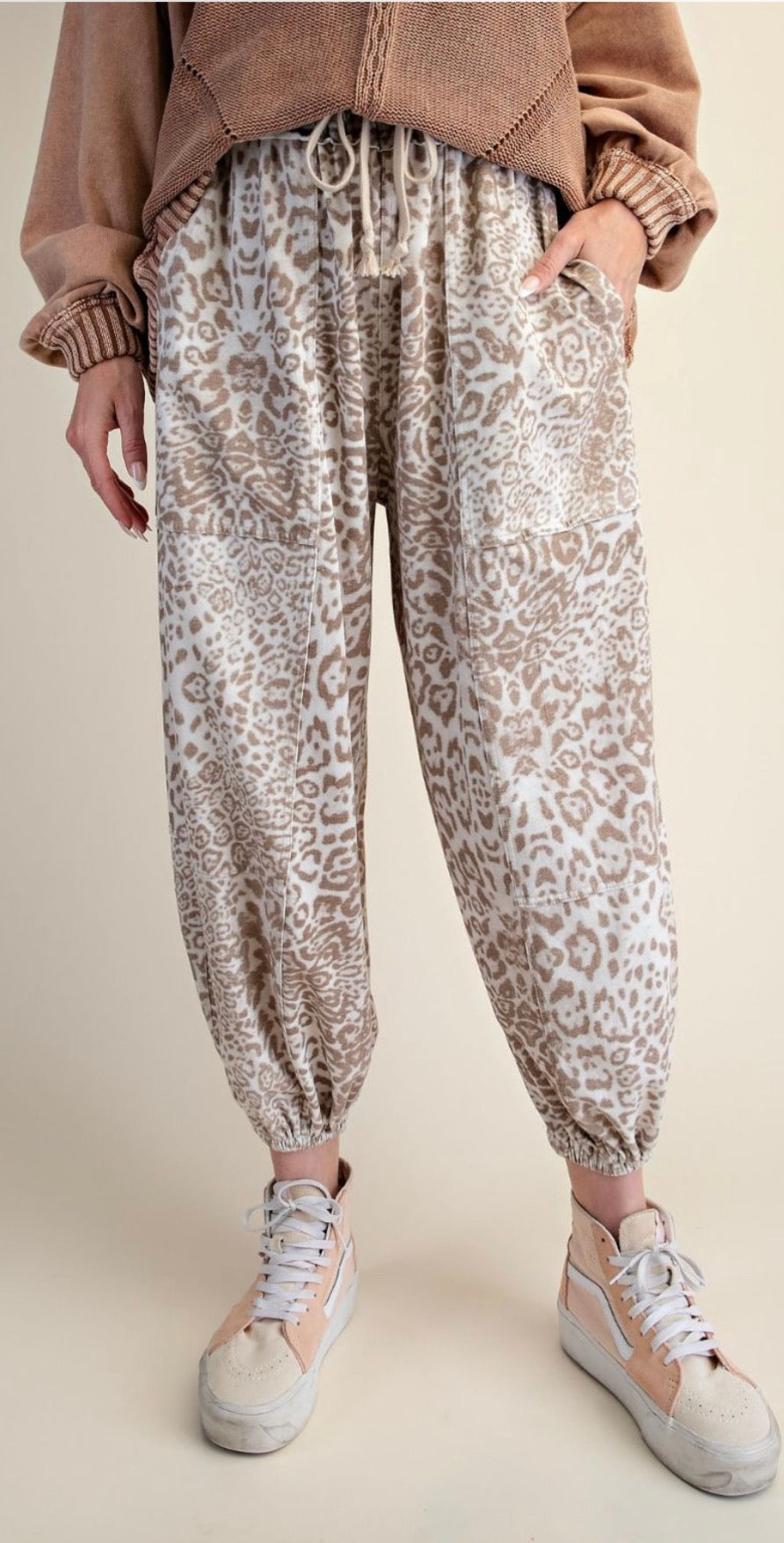 EASEL EB90146B MOCHA ANIMAL PRINTED WASHED TERRY PANTS