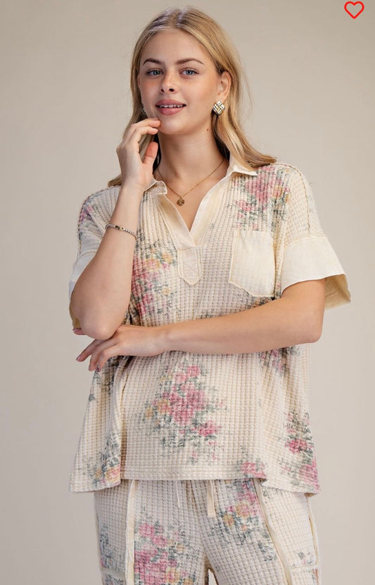 ET71903-Natural Short Slvs Floral Print Mineral Washed Top