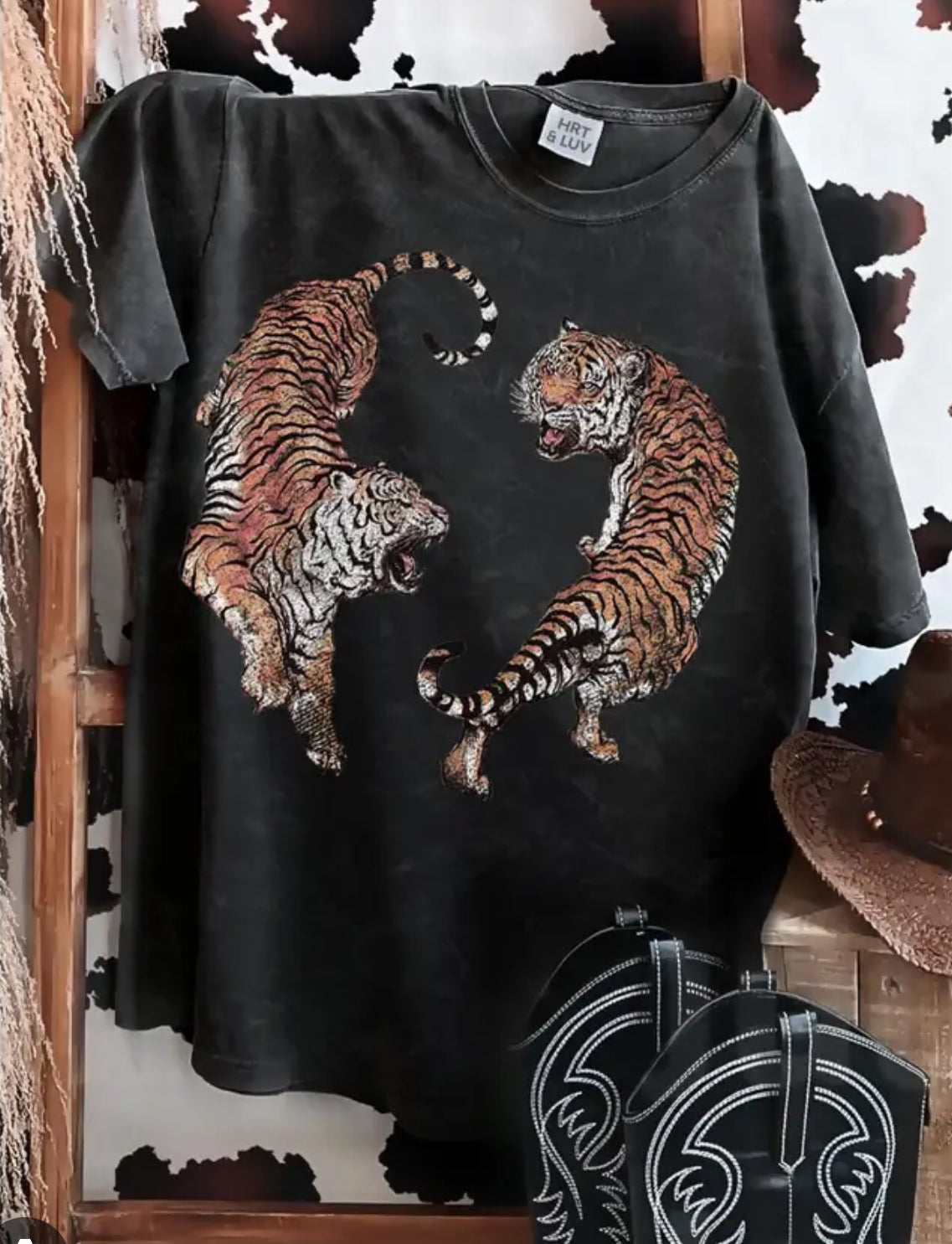 HRT&LUV TIGERS PRINT MINERAL GRAPHIC TEE