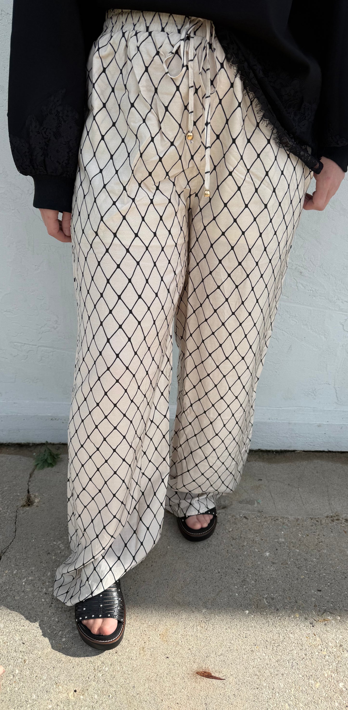 Entro P33707 Ecru Fishnet Print Palazzo Pants