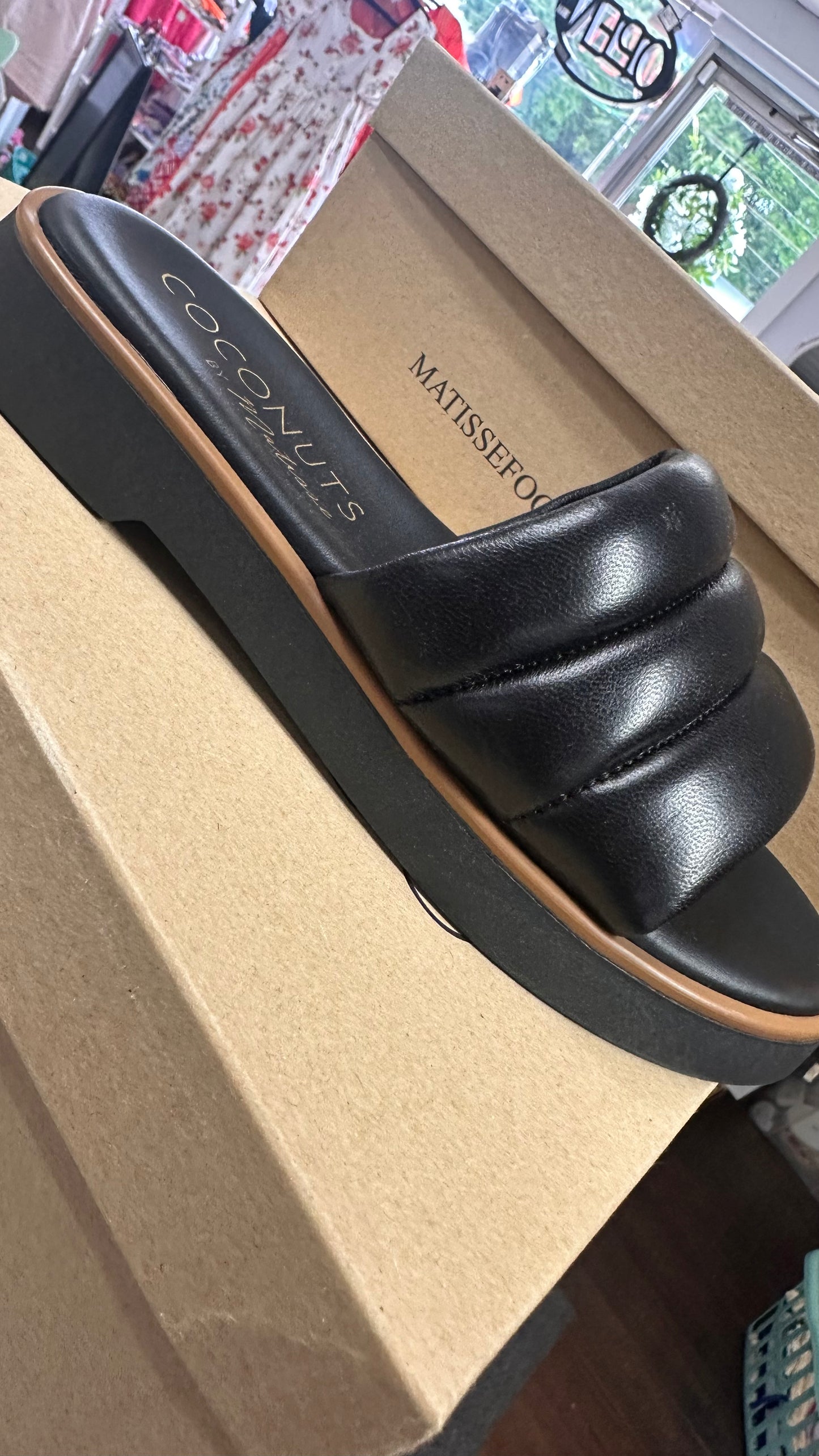 LD Coconuts by Matisse Limits Black