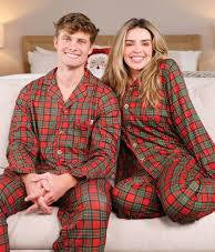 0224-MN-PJ-BTNSET-PLAID