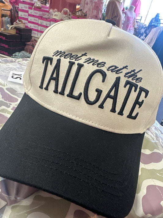 Things She Loves Meet me at the Tailgate