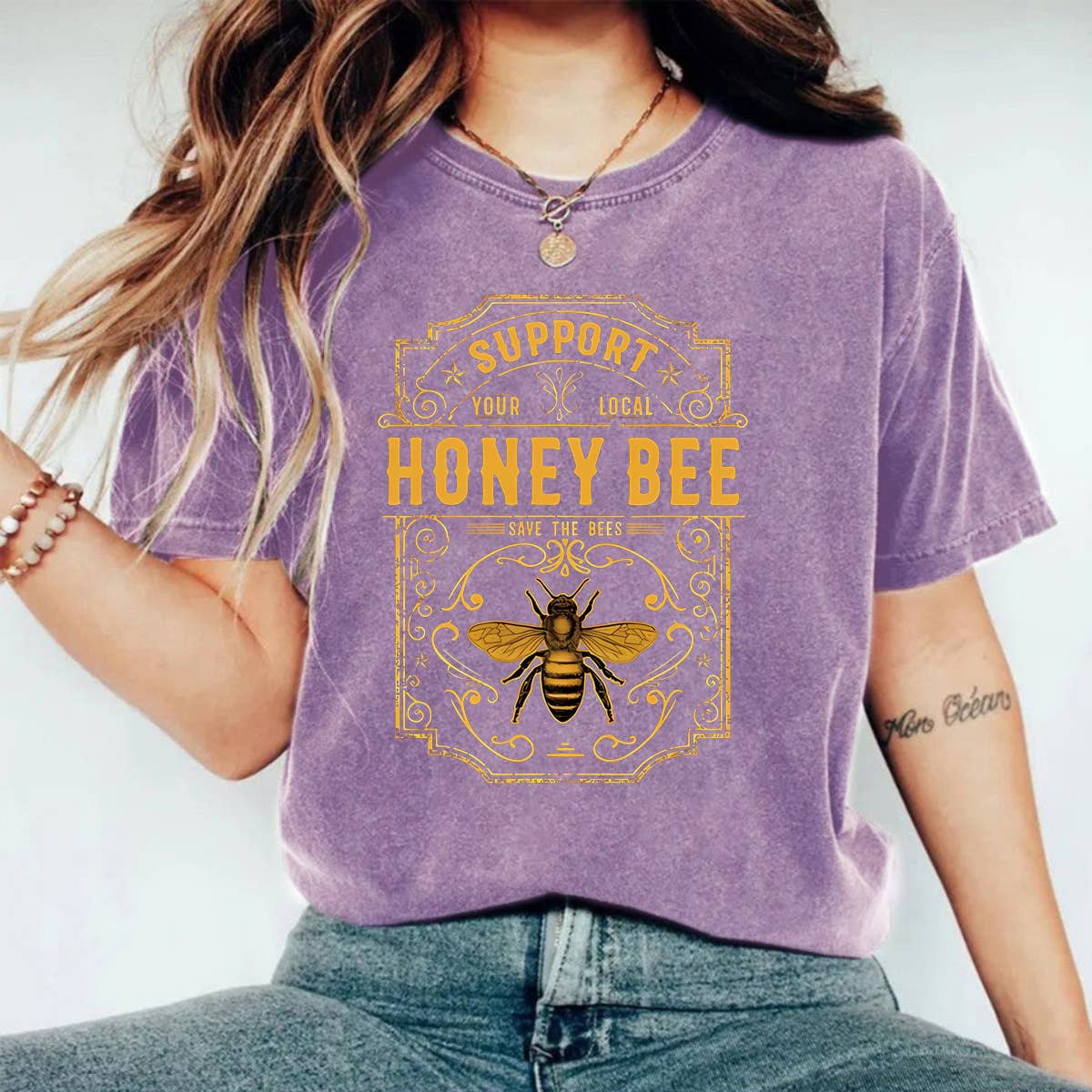 Honeybee Graphic Washed crewneck short sleeve T-shirt