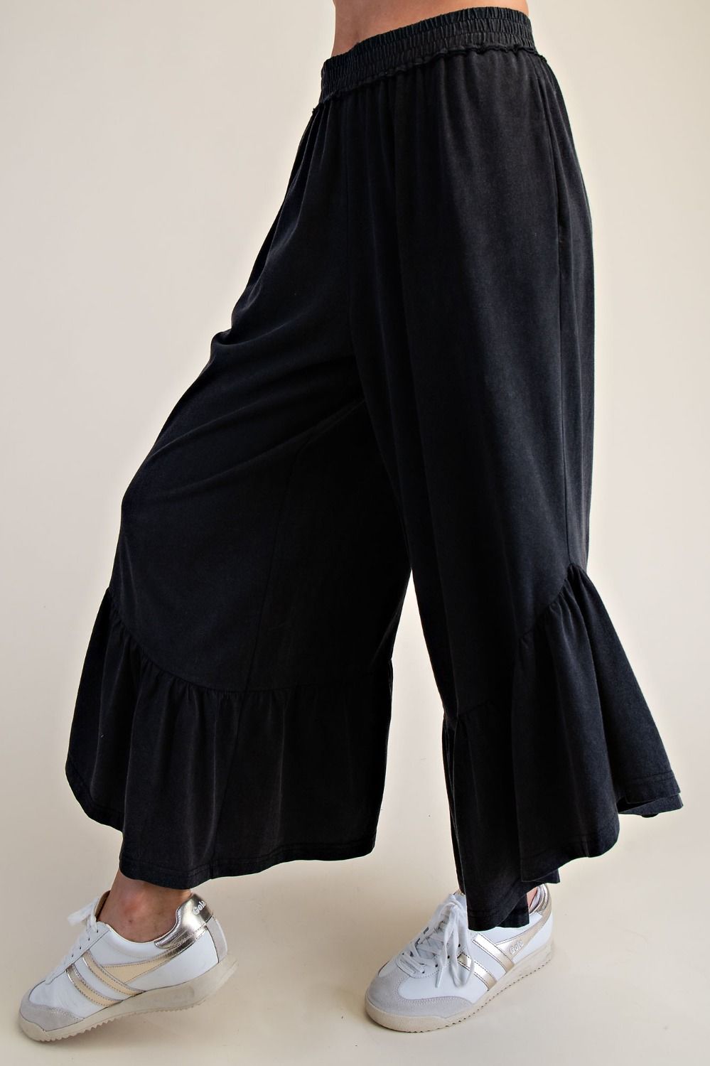EASEL EB58168 Black Ruffle Bottom Mineral Wash